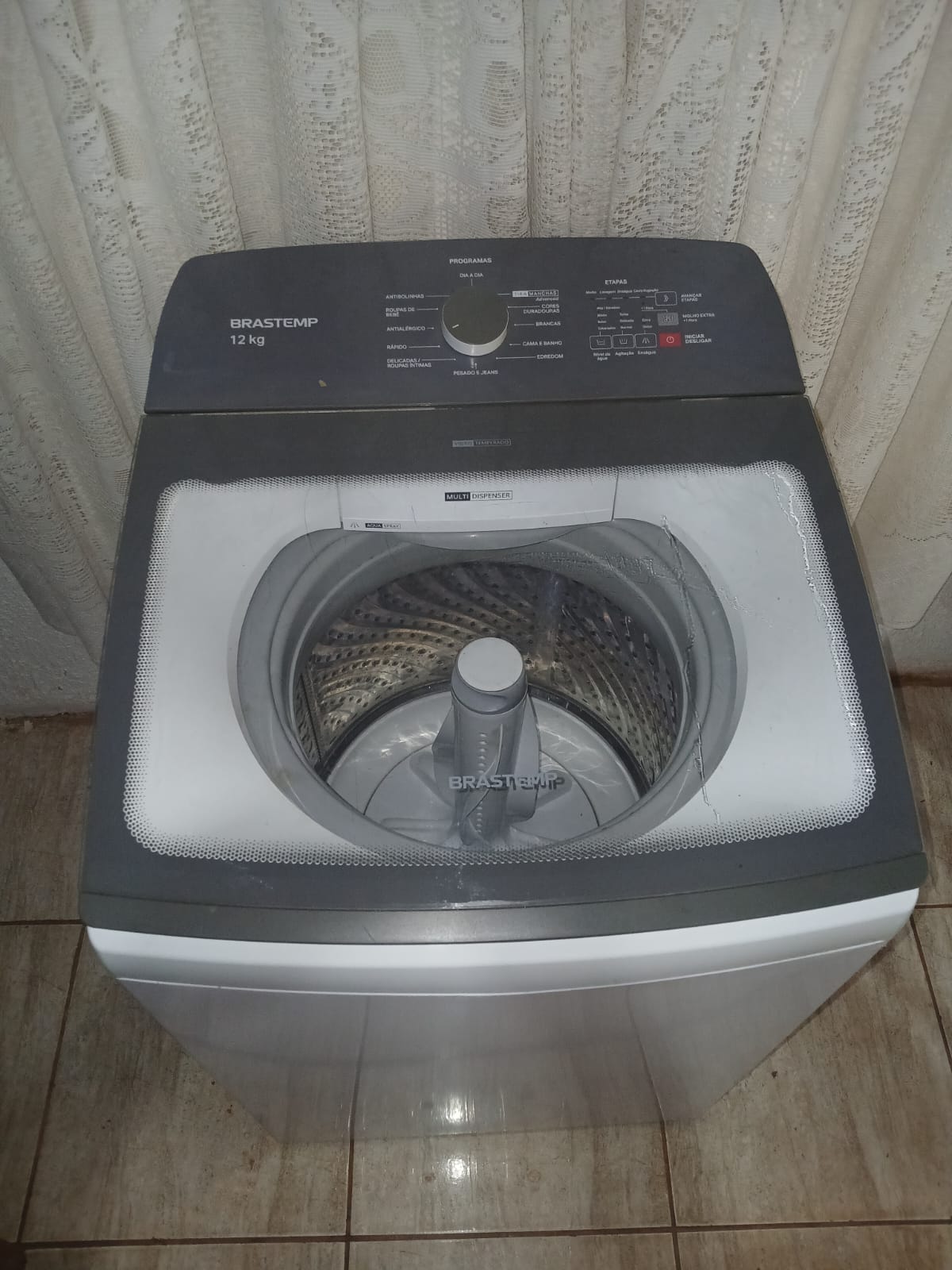 Máquina Brastemp em manutenção